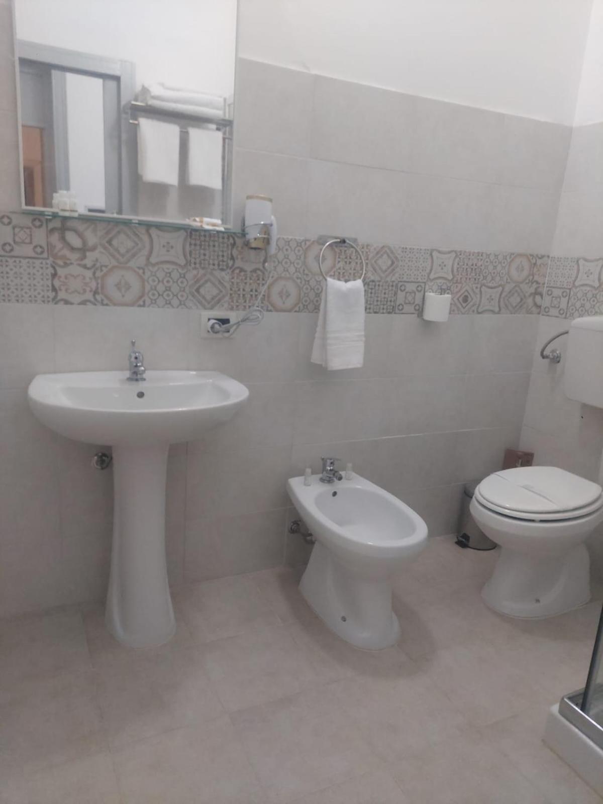 Guest House Lamphotel Militello Palermo Exterior foto