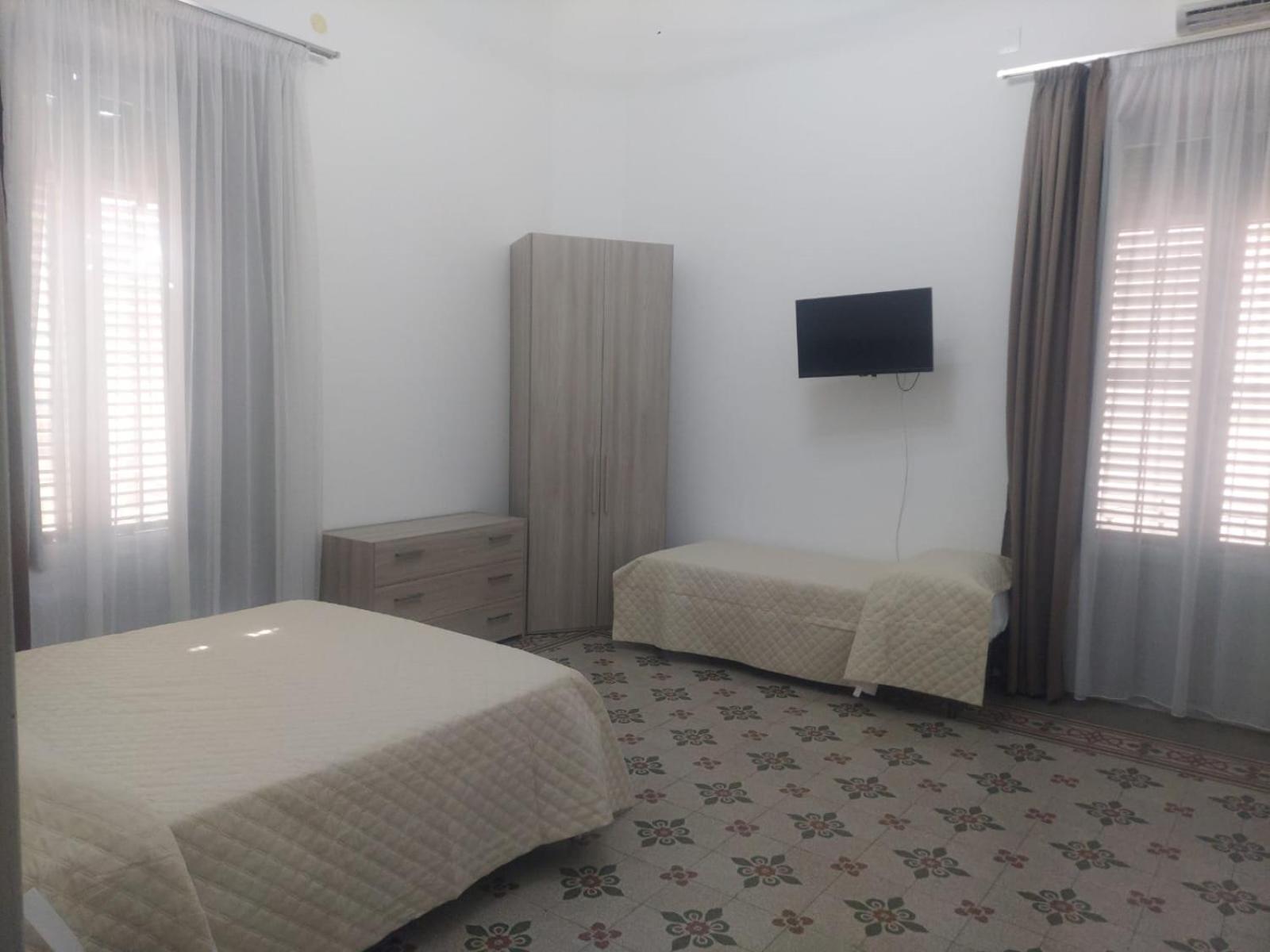 Guest House Lamphotel Militello Palermo Exterior foto
