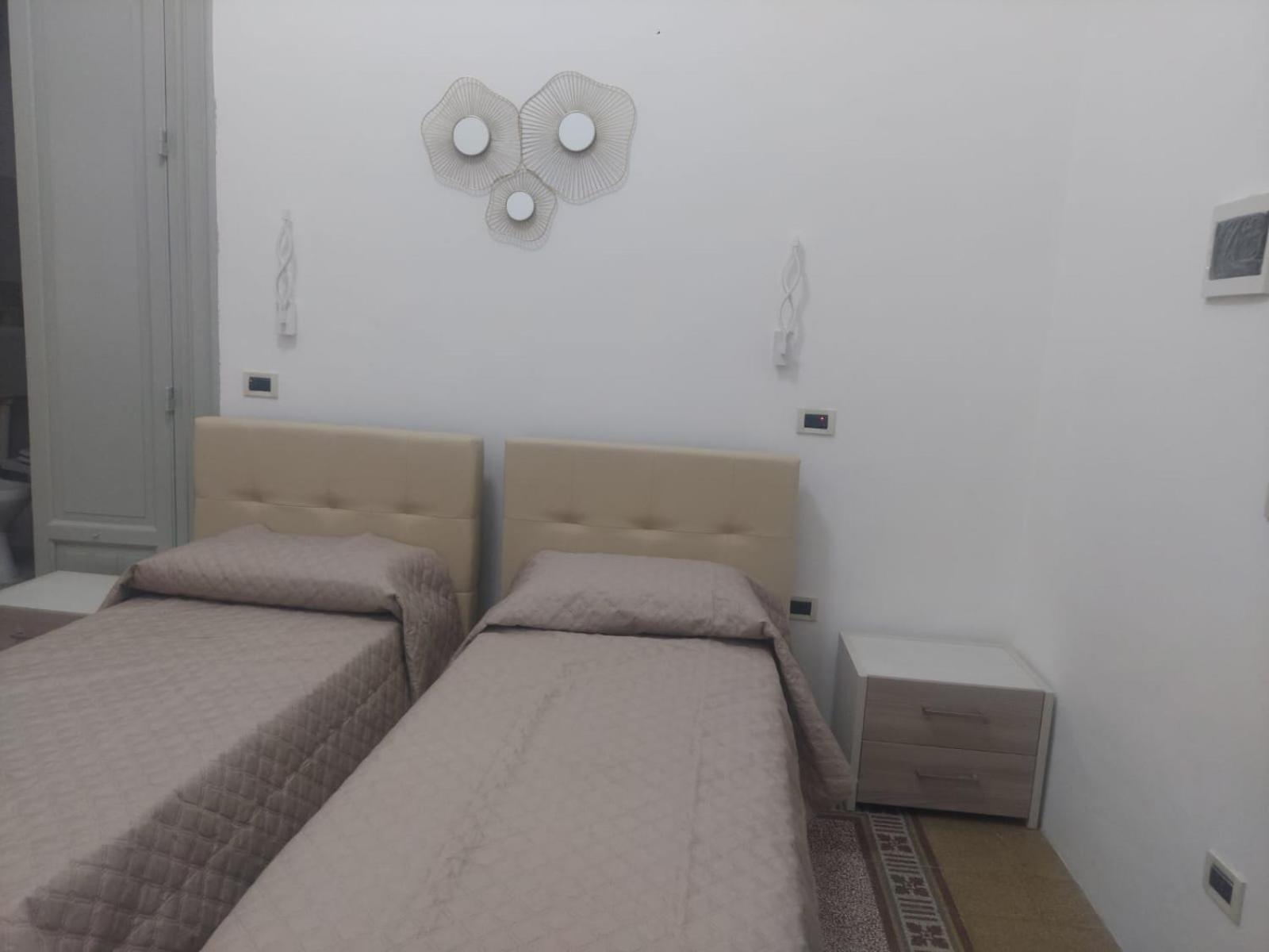Guest House Lamphotel Militello Palermo Exterior foto