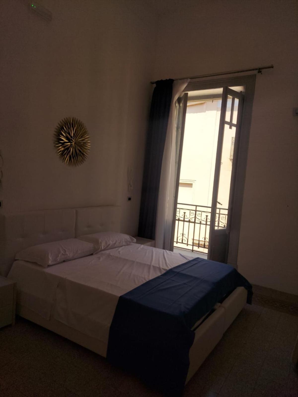 Guest House Lamphotel Militello Palermo Exterior foto