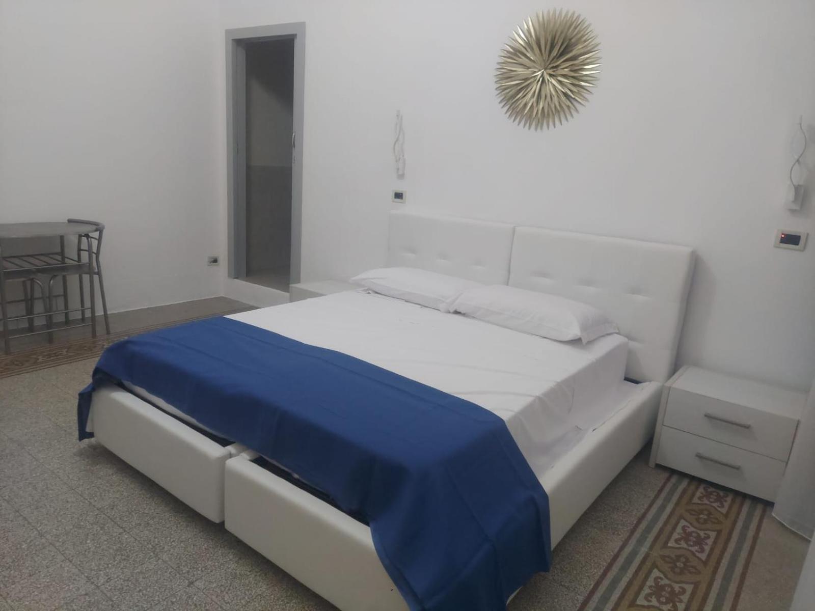 Guest House Lamphotel Militello Palermo Exterior foto